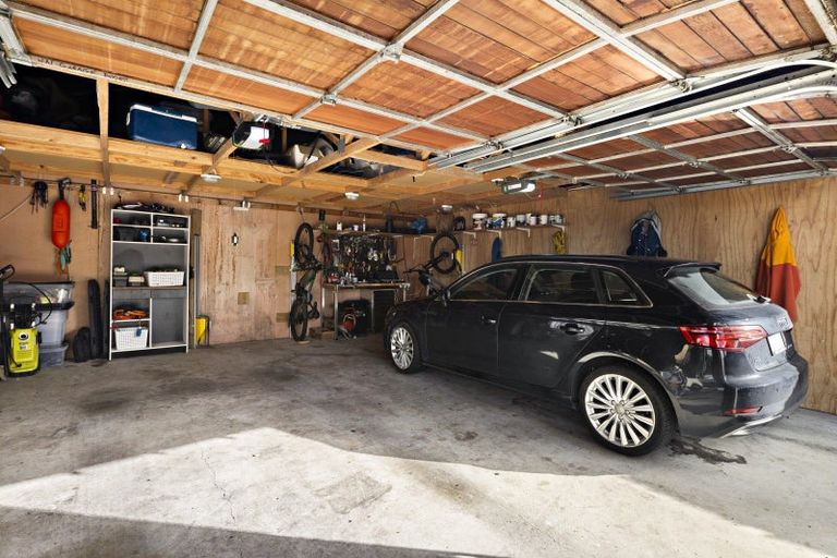 Photo of property in 39 Mills Road, Brooklyn, Wellington, 6021