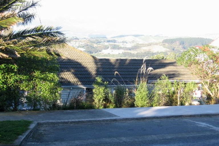 Photo of property in 30 Pikarere Street, Titahi Bay, Porirua, 5022