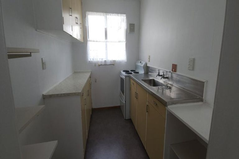 Photo of property in 102 Kilbirnie Crescent, Kilbirnie, Wellington, 6022
