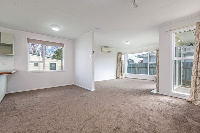 Photo of property in 18 Acacia Street, Kelvin Grove, Palmerston North, 4414