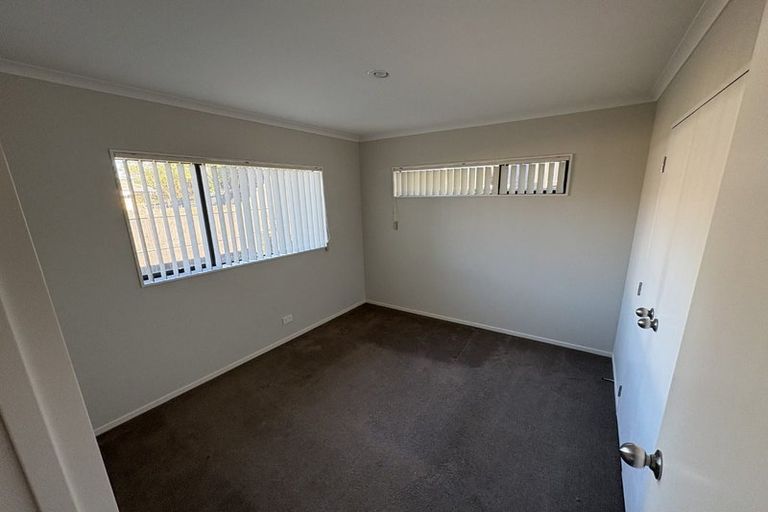 Photo of property in 29 Cityview Place, Massey, Auckland, 0614