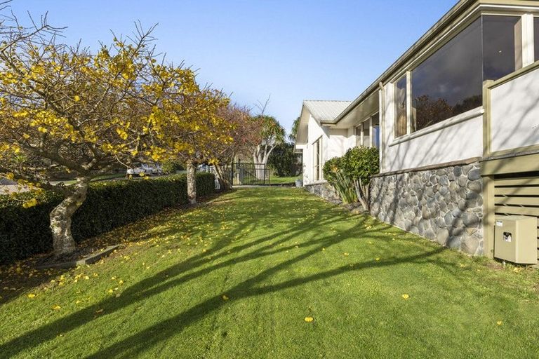 Photo of property in 1 Orlando Close, Frankleigh Park, New Plymouth, 4310