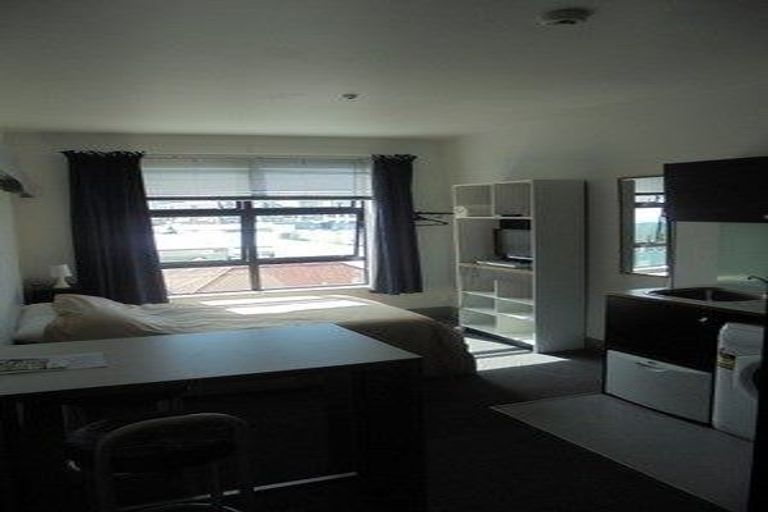 Photo of property in Urbane Apartments, 13/29 Webb Street, Mount Cook, Wellington, 6011