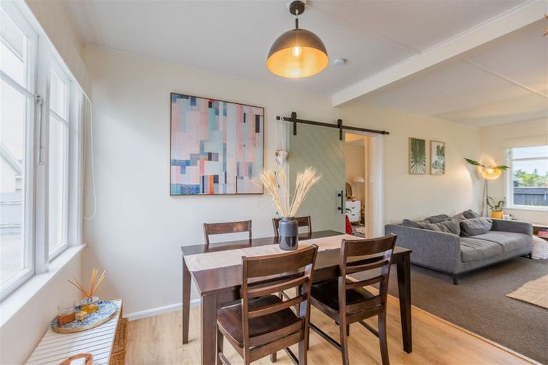 Photo of property in 1/57 Meeanee Road, Taradale, Napier, 4112