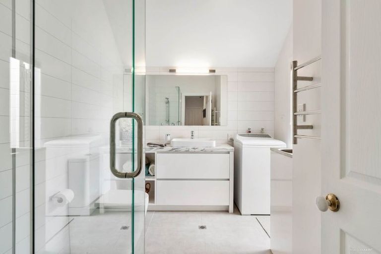 Photo of property in 27 Riverstone Road, Te Atatu Peninsula, Auckland, 0610