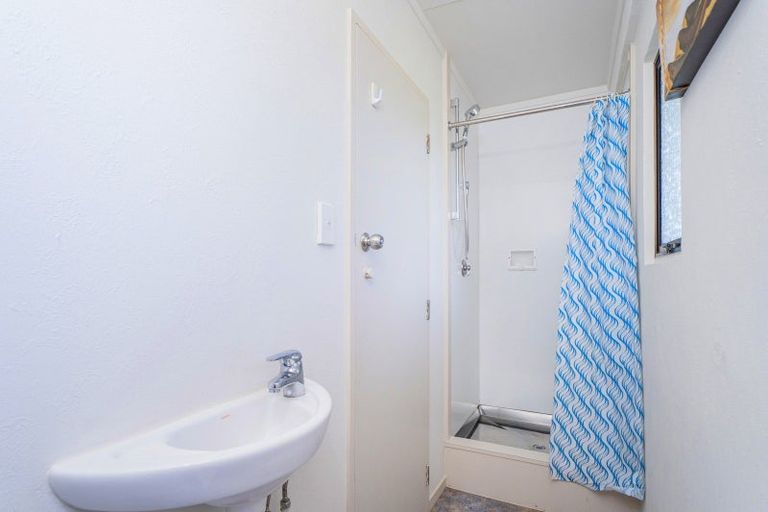 Photo of property in 2 Hamilton Crescent, Whitianga, 3510