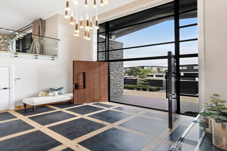 Photo of property in 45 Armstrong Farm Drive, East Tamaki Heights, Auckland, 2016