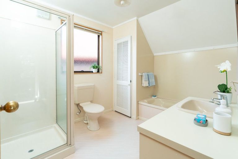 Photo of property in 13 Bendbrook Way, Ngaio, Wellington, 6035