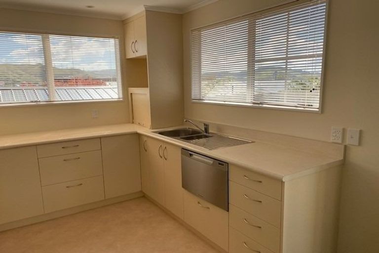 Photo of property in 2 Atwood Grove, Churton Park, Wellington, 6037