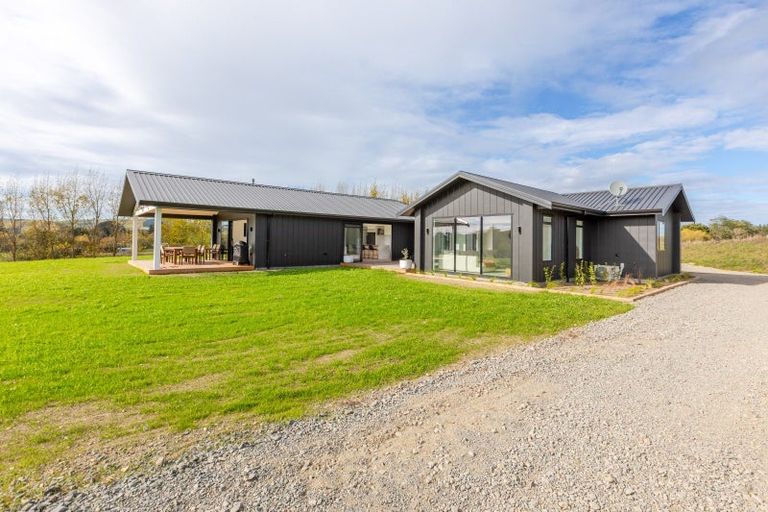 Photo of property in 1 Braehead Road, Otane, 4277