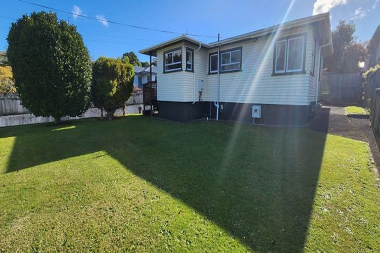 Photo of property in 88 Brois Street, Frankleigh Park, New Plymouth, 4310