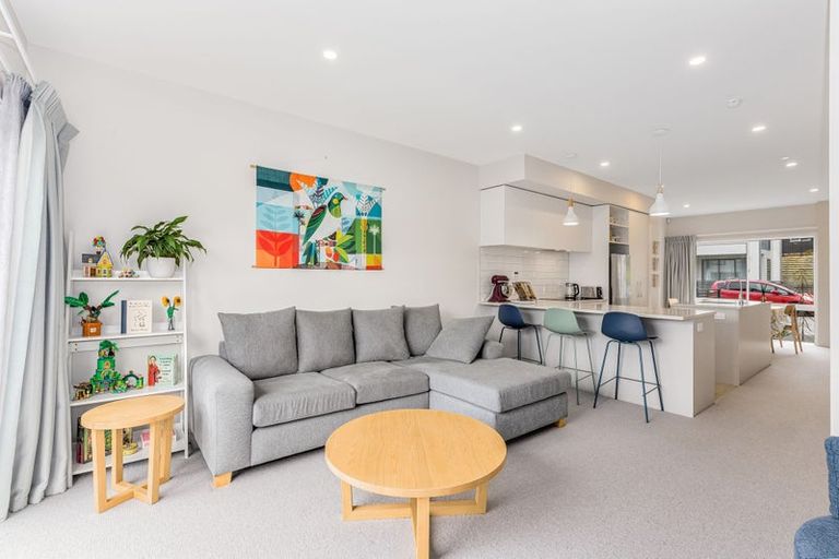 Photo of property in 34 Koreke Close, Kenepuru, Porirua, 5022