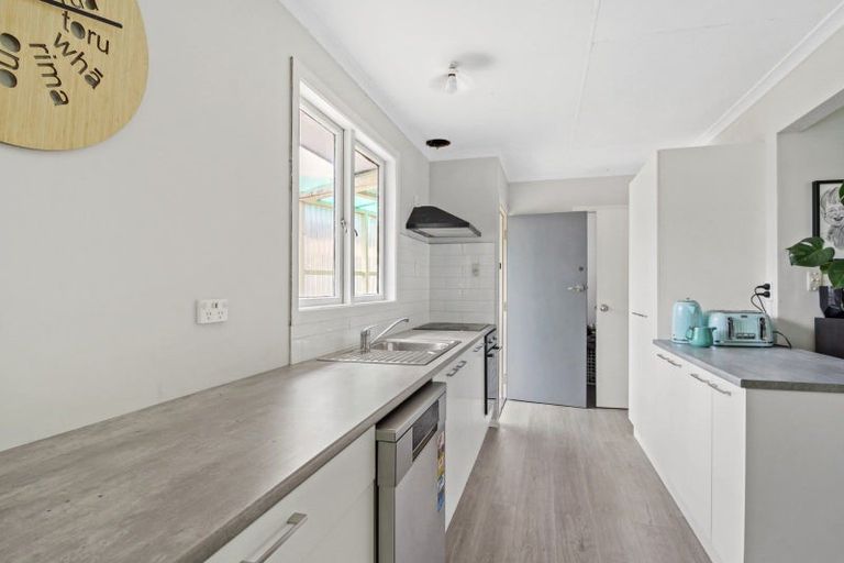 Photo of property in 44 Northolt Road, Fairview Downs, Hamilton, 3214