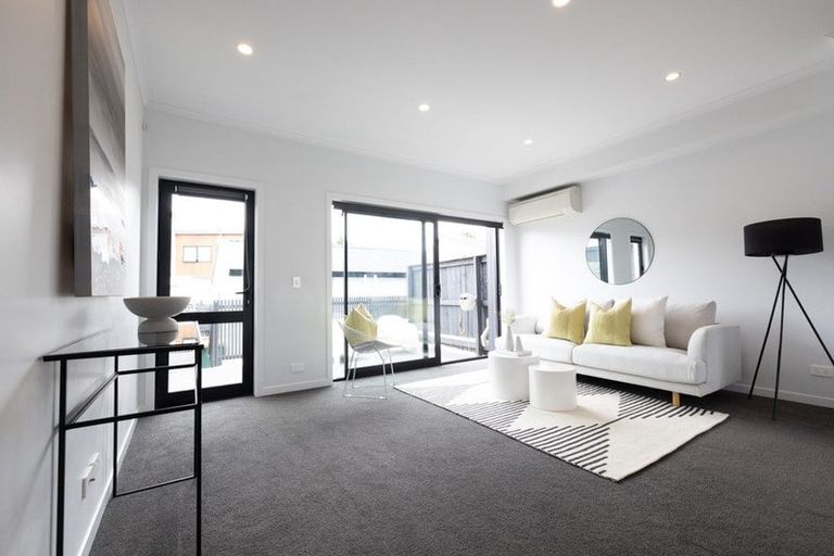 Photo of property in 10 Alexander Willis Crescent, Hobsonville, Auckland, 0616