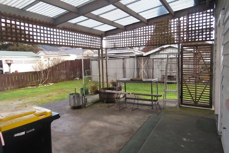 Photo of property in 30 Main Street, Reefton, 7830