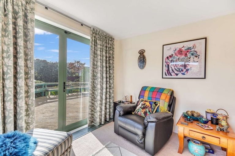 Photo of property in 13 Waimarie Avenue, Paraparaumu, 5032