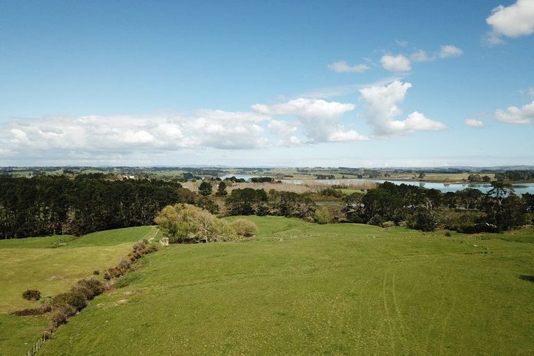 Photo of property in 131 Saddleton Road, Clarks Beach, 2679