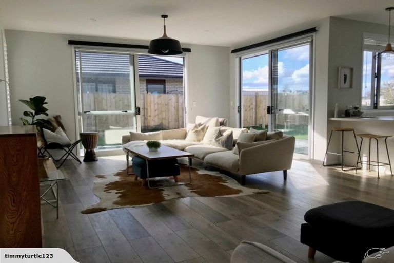 Photo of property in 17 Matau Close, Te Kauwhata, 3710