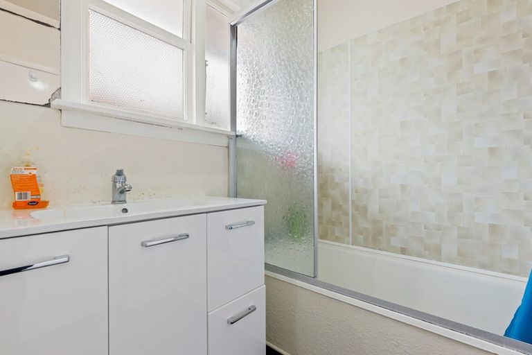 Photo of property in 14 Shaftesbury Street, Avonhead, Christchurch, 8042