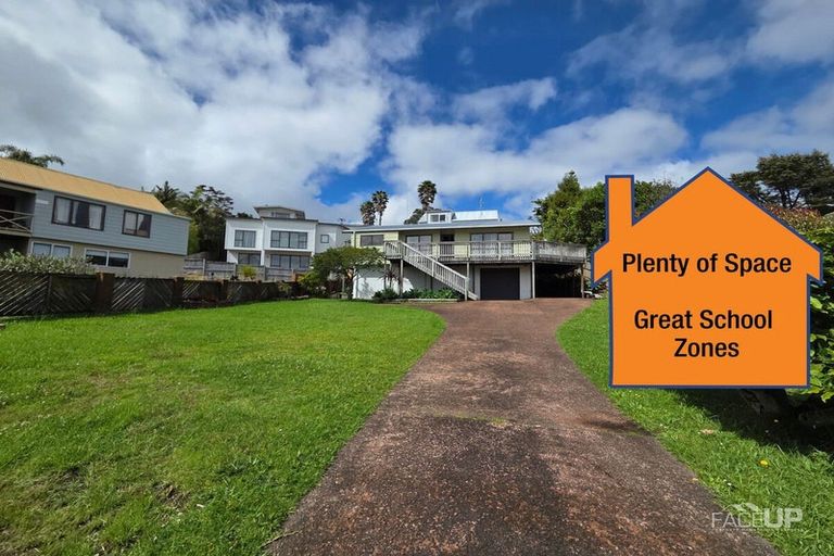 Photo of property in 2/4 Louise Place, Browns Bay, Auckland, 0630