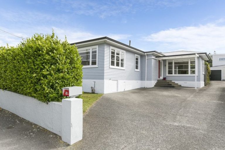 Photo of property in 30 Dr Taylor Terrace, Johnsonville, Wellington, 6037