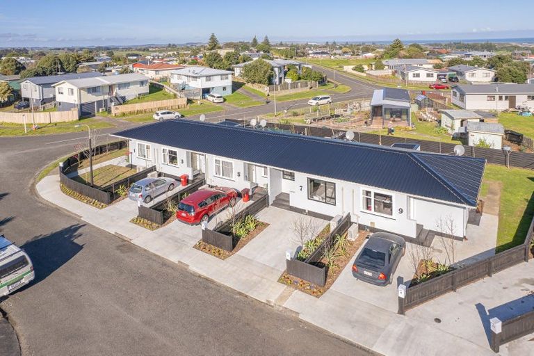 Photo of property in 1 Kupe Place, Castlecliff, Whanganui, 4501