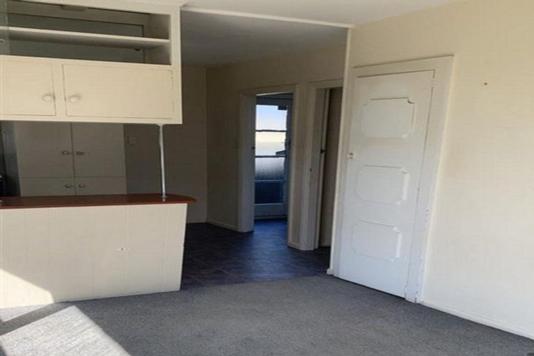 Photo of property in 22 Oriana Crescent, Hornby, Christchurch, 8042