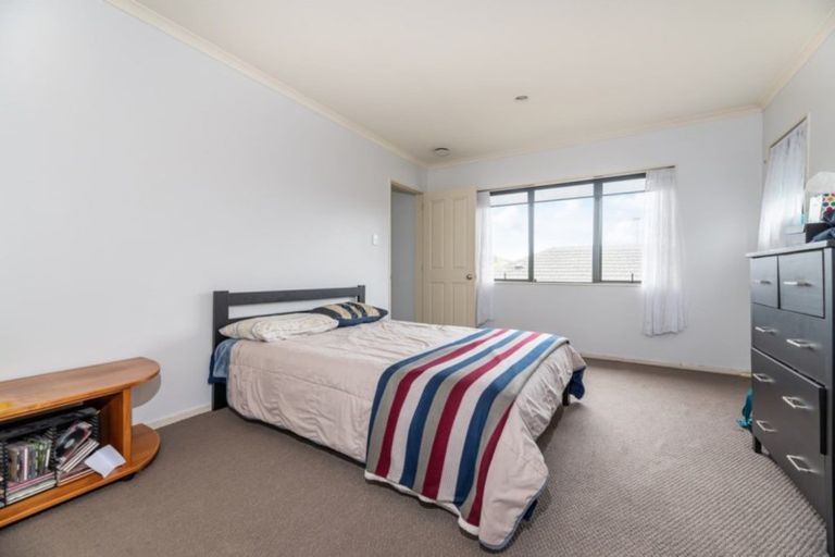 Photo of property in 21 Samara Place, Clendon Park, Auckland, 2103