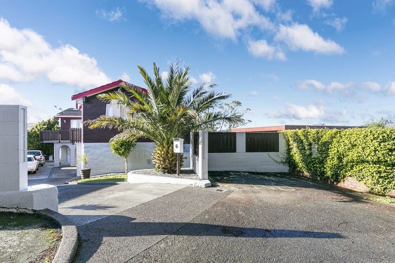 Photo of property in 6 Tree Top Lane, Paparangi, Wellington, 6037