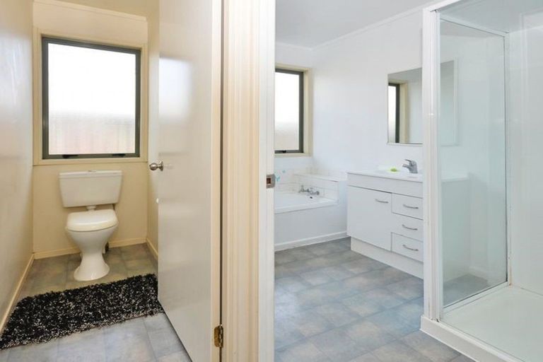 Photo of property in 12 Josie Lane, Manurewa, Auckland, 2102