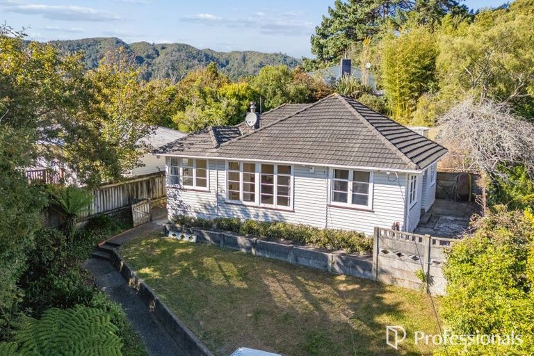 Photo of property in 5 Delaney Drive, Stokes Valley, Lower Hutt, 5019