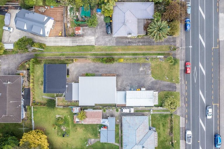 Photo of property in 3/144 Godley Road, Green Bay, Auckland, 0604