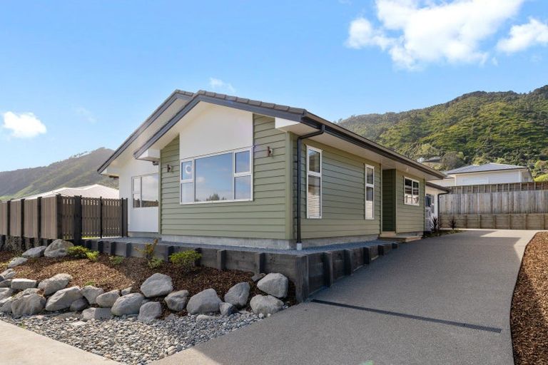 Photo of property in 30 Huia Street, Waikanae, 5036
