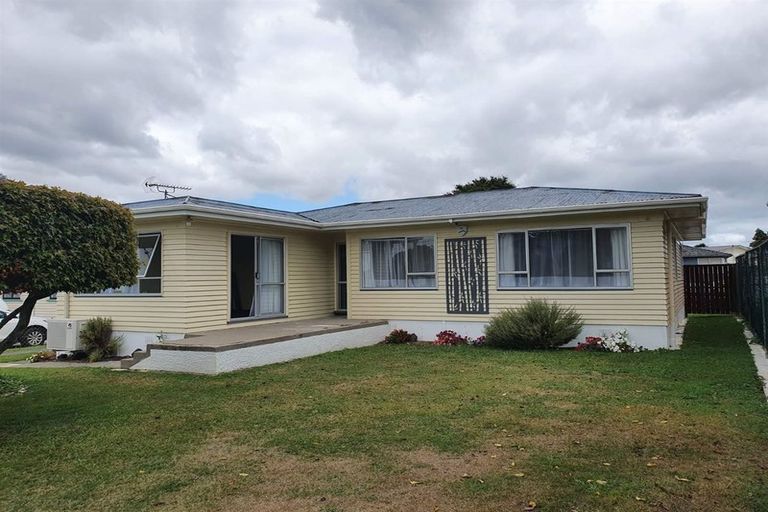 Photo of property in 36 Mckean Avenue, Manurewa, Auckland, 2102