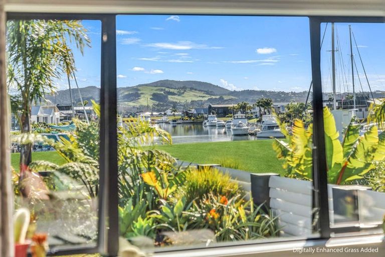 Photo of property in 19 Lady Jocelyn Place, Whitianga, 3510