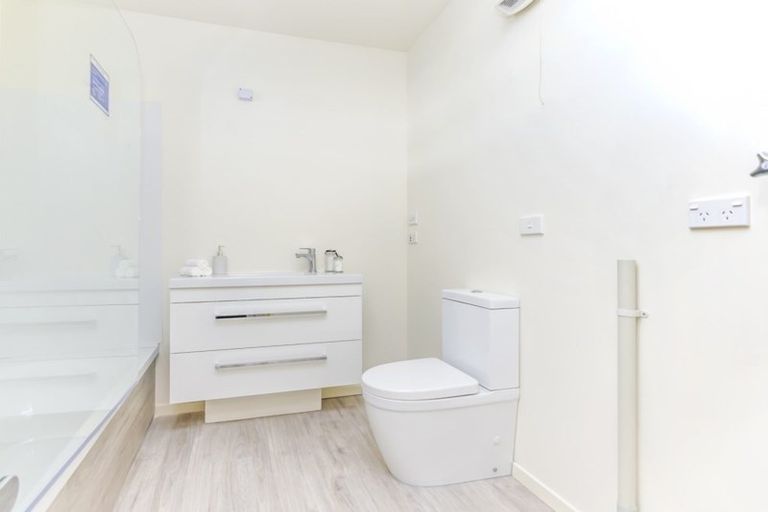 Photo of property in Pirie Street Townhouses, 35u2 Pirie Street, Mount Victoria, Wellington, 6011