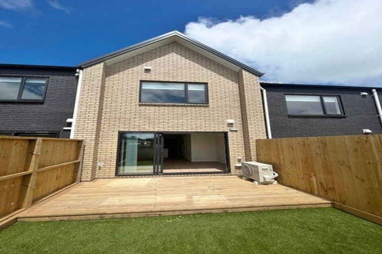 Photo of property in 18/125b Metcalfe Road, Ranui, Auckland, 0612