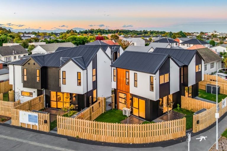 Photo of property in 2/1 Huia Street, Riccarton, Christchurch, 8041