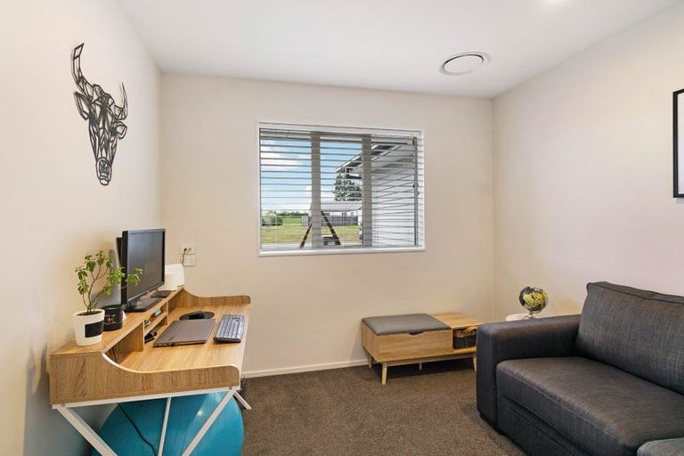 Photo of property in 36 Silver Peaks Drive, West Melton, 7618