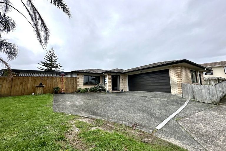 Photo of property in 60a Donovan Avenue, Massey, Auckland, 0614