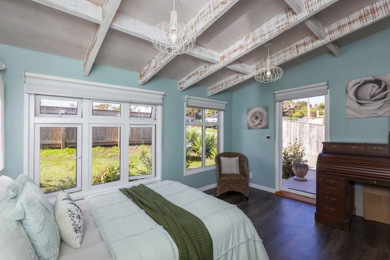 Photo of property in 16 Ruru Road, Otaihanga, Paraparaumu, 5036