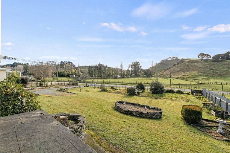 Photo of property in 67 Ongo Road, Hunterville, 4730