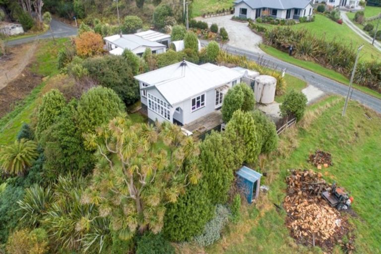Photo of property in 17 Carrickfergus Street, Waikawa, Tokanui, 9884