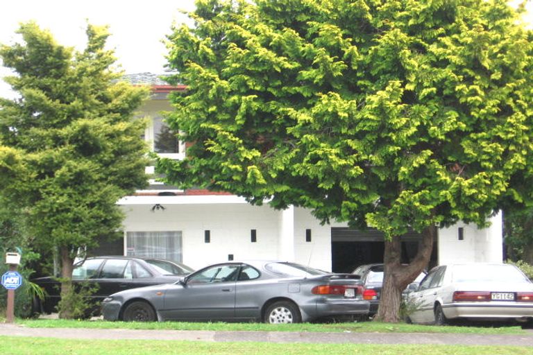 Photo of property in 62c/1 Te Atatu Road, Te Atatu South, Auckland, 0610