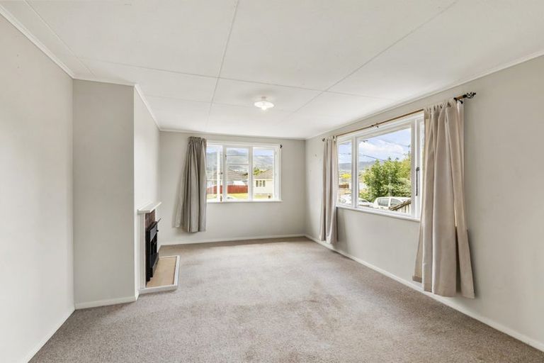Photo of property in 32 Ngata Grove, Trentham, Upper Hutt, 5018