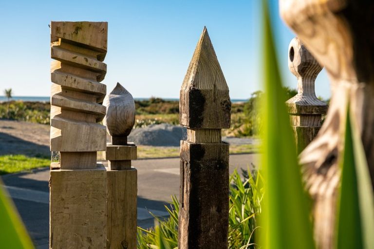 Photo of property in 14 Takahe Drive, Paraparaumu Beach, Paraparaumu, 5032