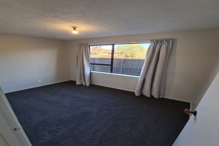 Photo of property in 128a Inwoods Close, Parklands, Christchurch, 8083