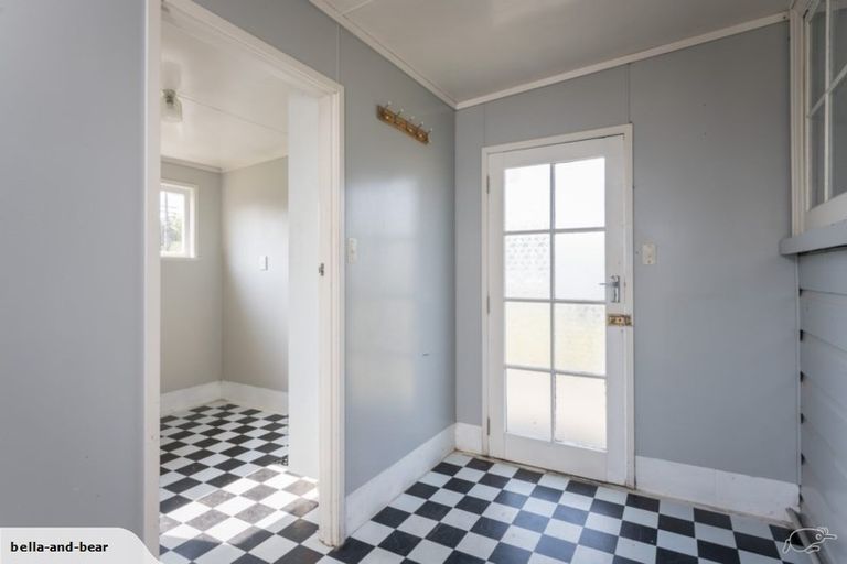 Photo of property in 21 Railway Street, Helensville, 0800