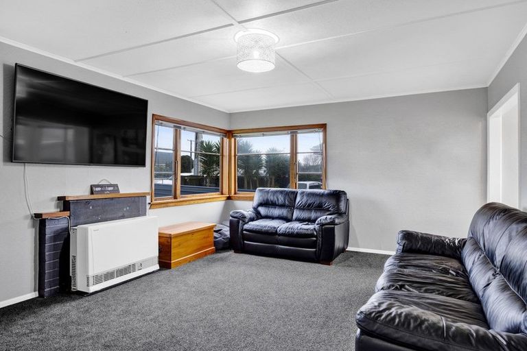 Photo of property in 26 Tawhiti Road, Hawera, 4610