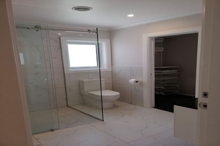 Photo of property in 375 Main Road, Tawa, Wellington, 5028
